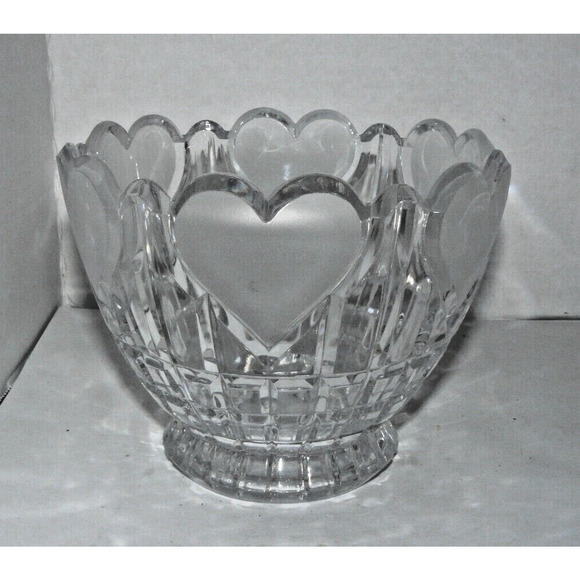 Bowl Vase Etched Hearts Footed Base - 24% PbO Lead Crystal - 1986 Love Vintage - Picture 1 of 3